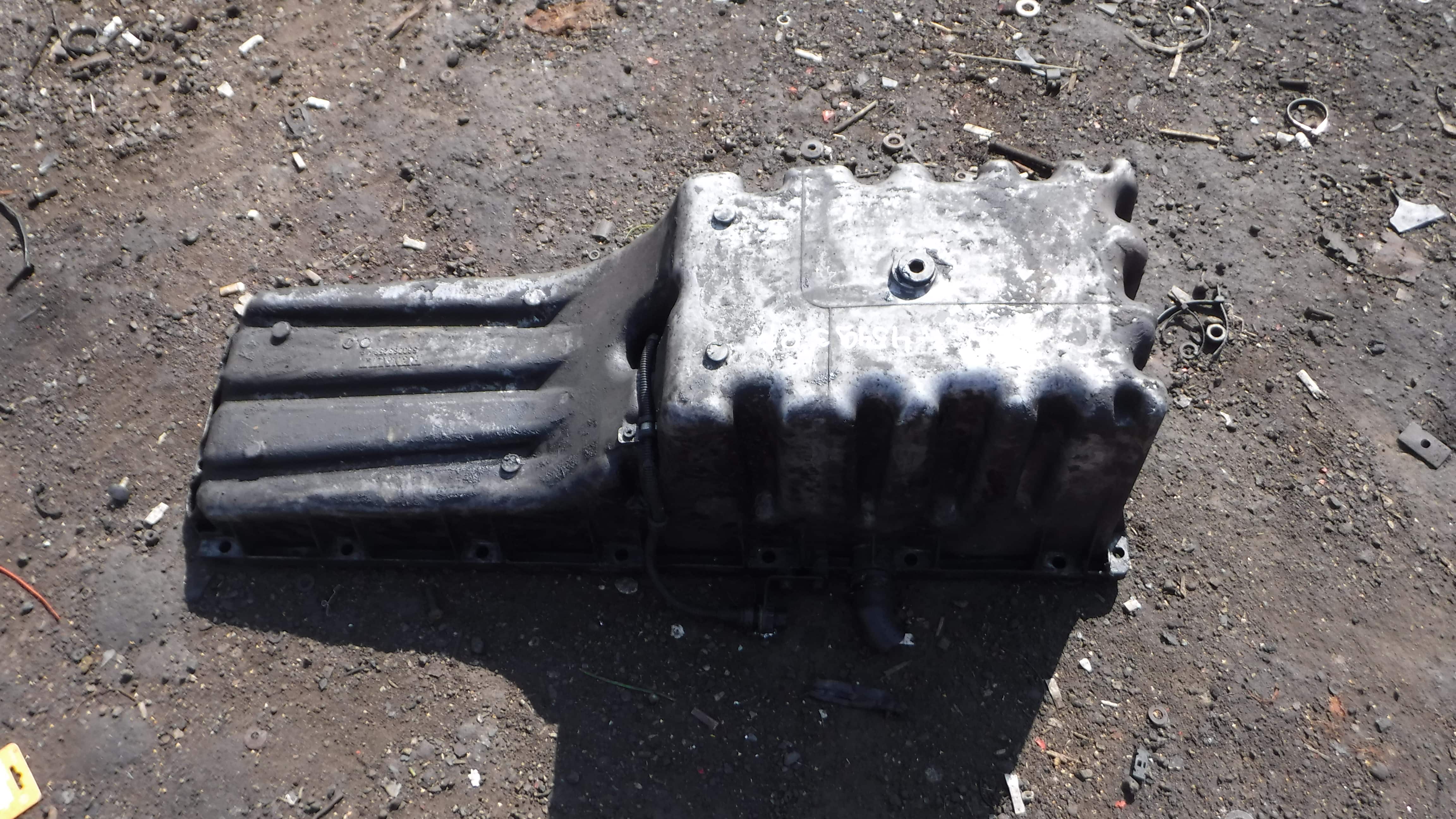 Поддон масляный двигателя Рено премиум Renault Premium DCI320 2005 5600632584 5600632594 5010412594